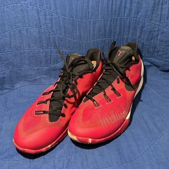 Men’s Nike HyperChase - Size 12.5 - Breast Cancer Awareness Pink​ - Picture 2 of 6